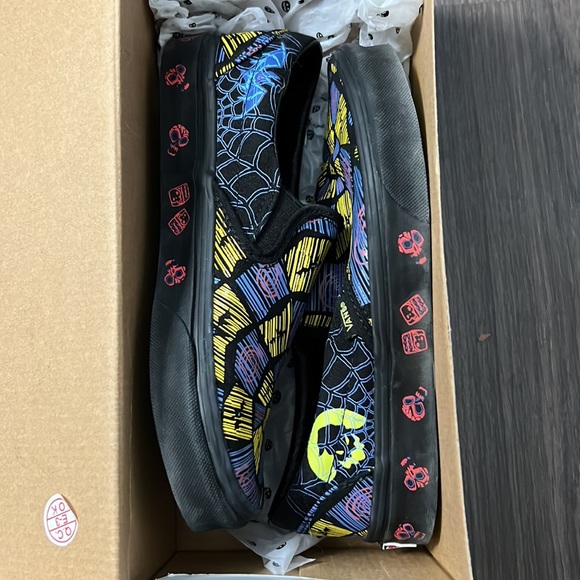 Disney Oogie Boogie classic slip on Vans - Picture 6 of 7